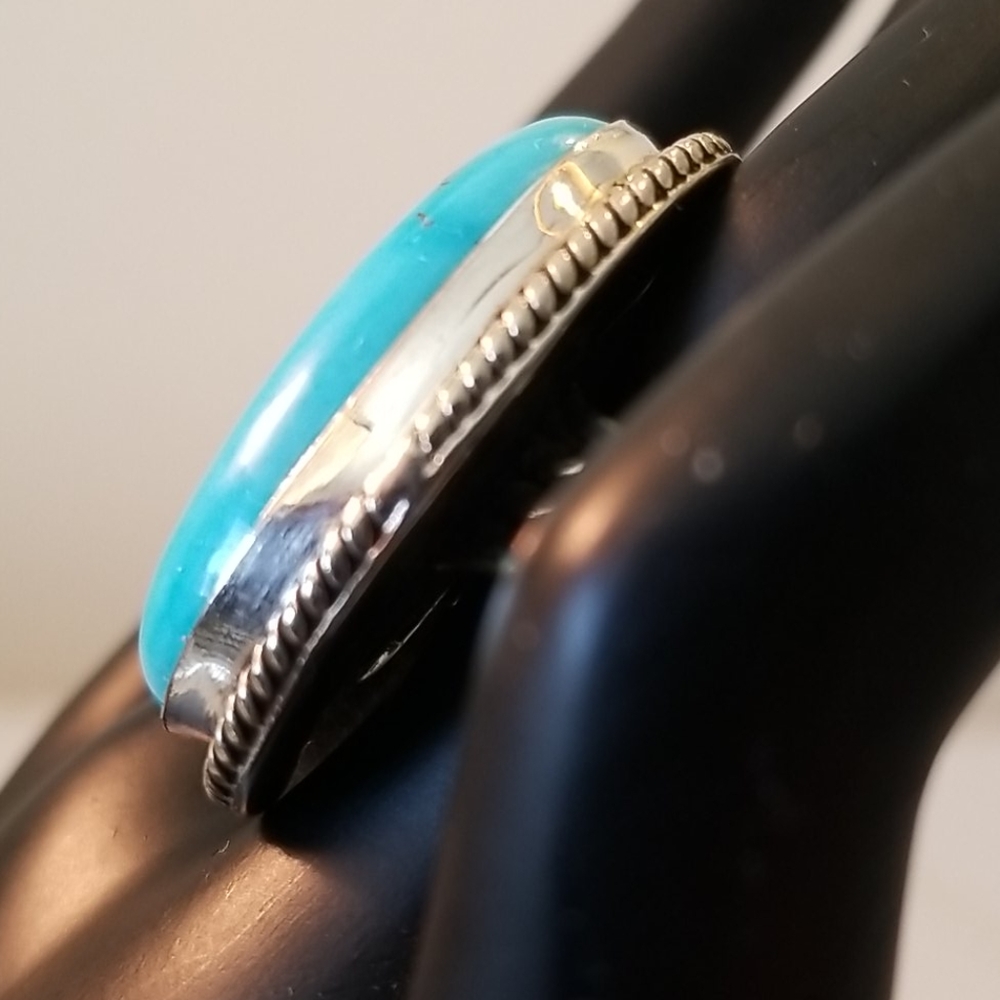 CLASSY RING NWOT - Picture 7 of 12